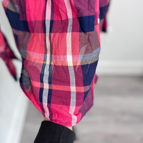 Old Navy Classic Plaid Lightweight Sheer Button Up (M) - Picture 3 of 7